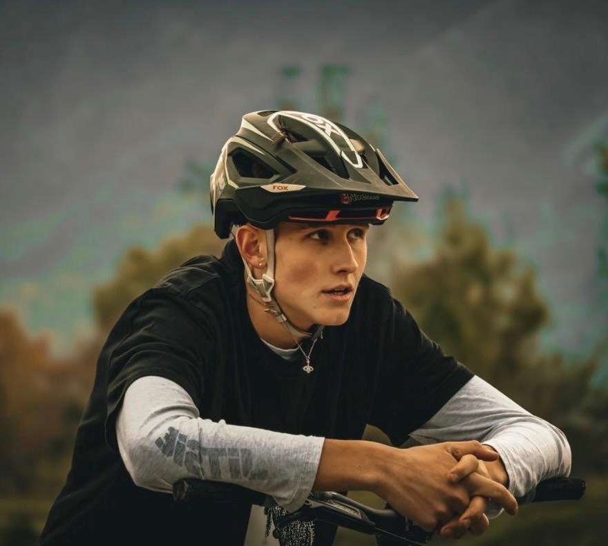 Eliott, le frère de NOEMIE